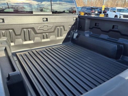 Used 2024 Chevrolet Colorado Z71 w/ Z71 Convenience Package 2 image 19