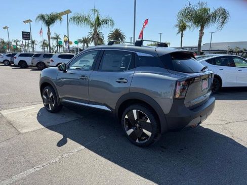 New 2026 Nissan Kicks SR w/ Cold Weather Package FWD image 4