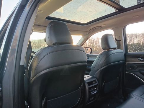 Used 2023 Jeep Grand Cherokee image 23