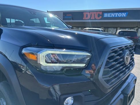 Used 2020 Toyota Tacoma TRD Off-Road w/ TRD Premium Off Road Package image 29