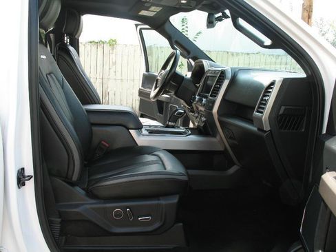 Used 2019 Ford F150 Platinum w/ Equipment Group 701A Luxury AWD/4WD image 21