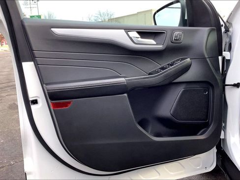 Used 2023 Ford Escape Platinum image 26