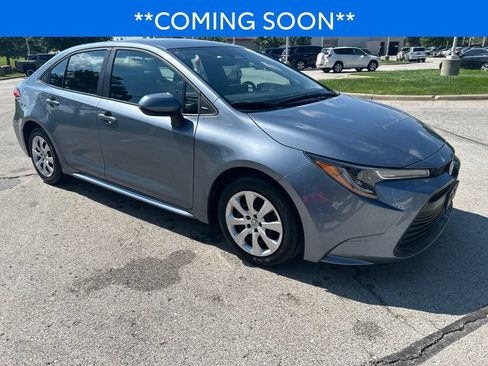Used 2025 Toyota Corolla LE FWD image 3