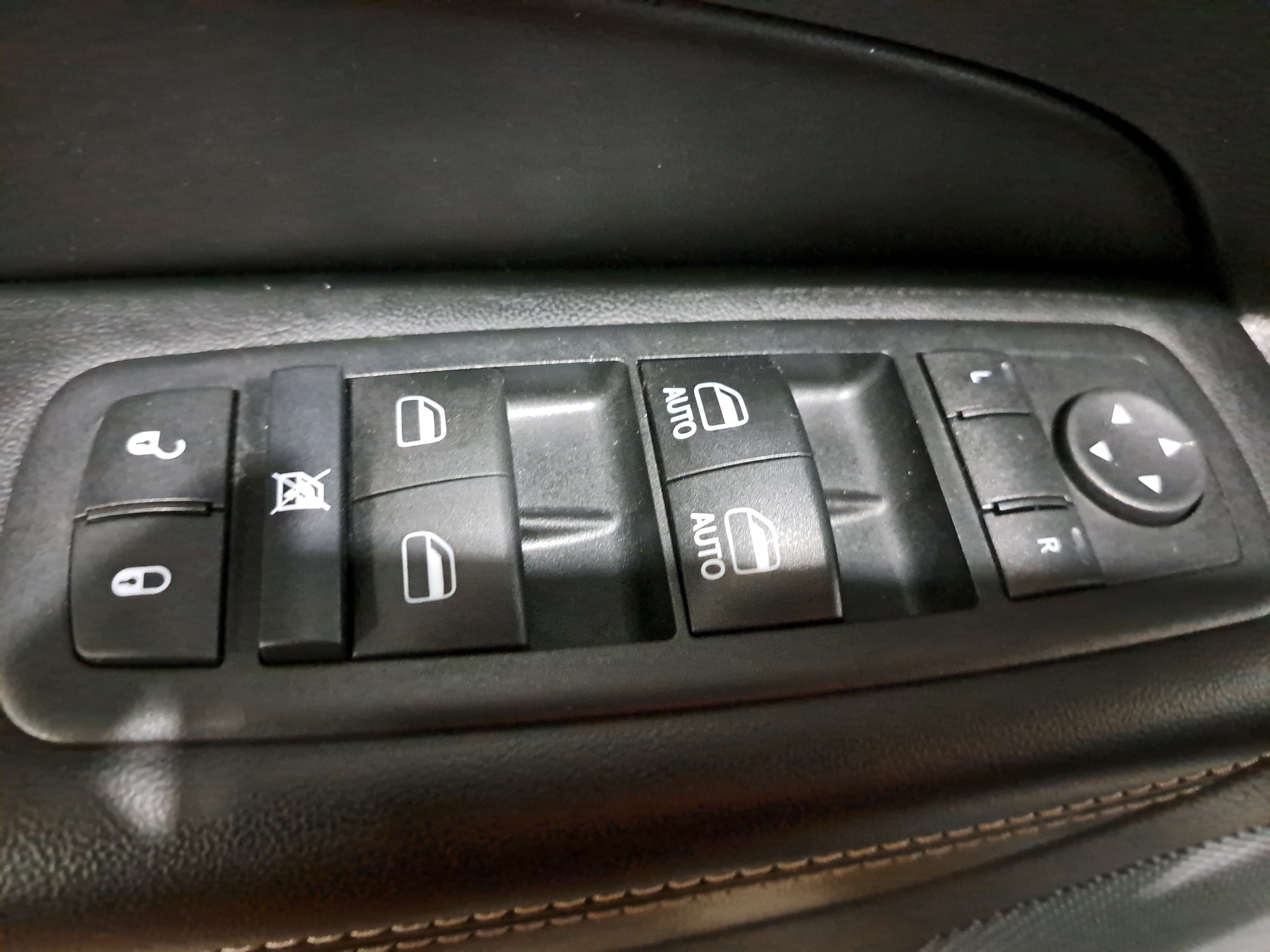 Used 2017 Jeep Grand Cherokee Limited RWD image 28