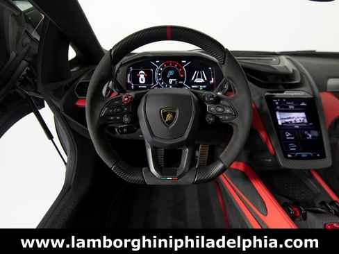 Used 2024 Lamborghini Revuelto image 17