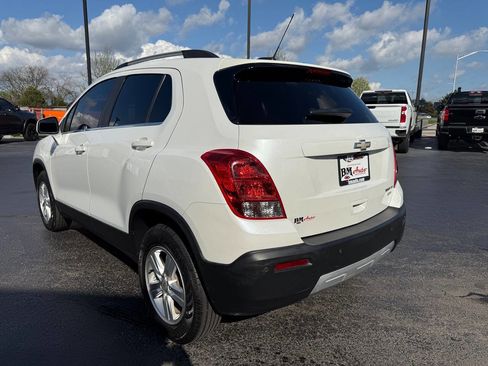 Used 2016 Chevrolet Trax LT w/ LT Sun and Sound Package image 5
