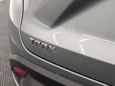 New 2026 Chevrolet Trax LT w/ Driver Confidence Package image 12