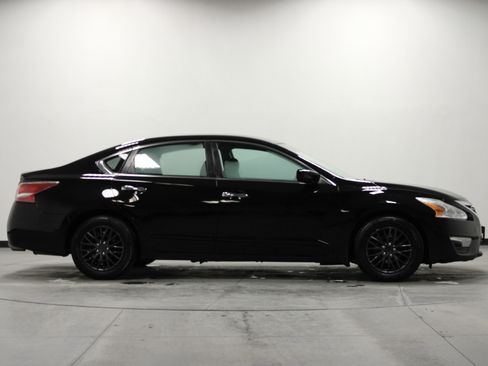 Used 2015 Nissan Altima 2.5 S w/ Power Driver Seat Package image 3