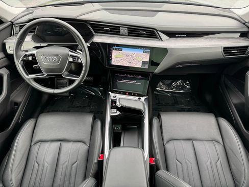 Used 2021 Audi e-tron Prestige w/ Prestige Package image 23