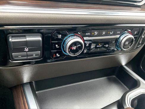 Used 2022 GMC Sierra 1500 SLT w/ SLT Premium Plus Package image 26