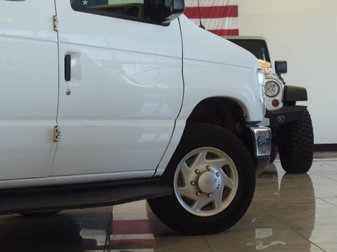Used 2014 Ford E-350 and Econoline 350 XLT RWD image 45