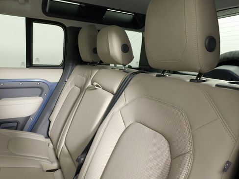 Used 2024 Land Rover Defender 110 S image 53