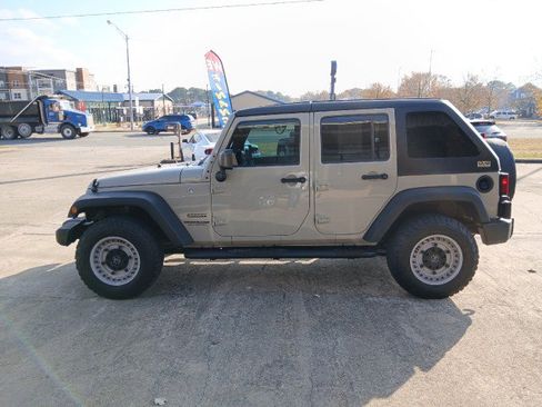 Used 2017 Jeep Wrangler Unlimited Sport w/ Quick Order Package 24S image 7