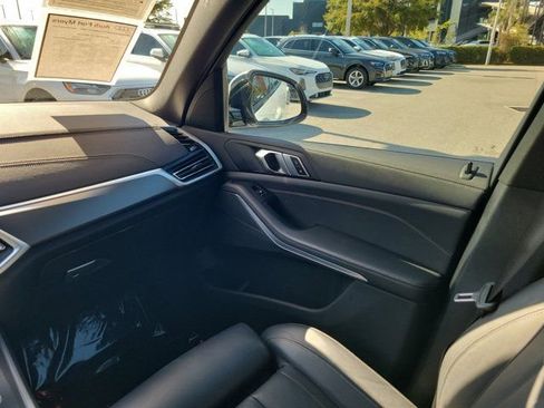 Used 2022 BMW X5 xDrive40i w/ M Sport Package image 15