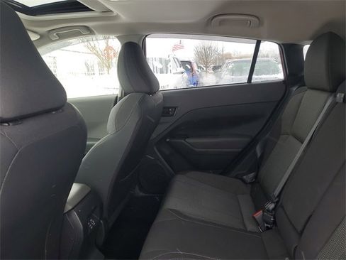 Used 2024 Subaru Crosstrek 2.0i Premium image 9