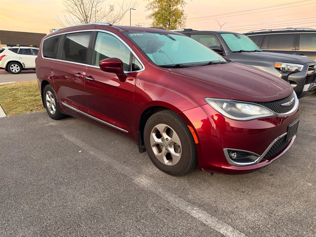 Used 2017 Chrysler Pacifica Touring-L Plus FWD image 1