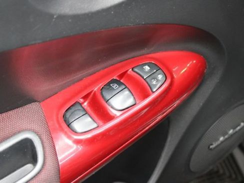 Used 2013 Nissan Juke SV image 10