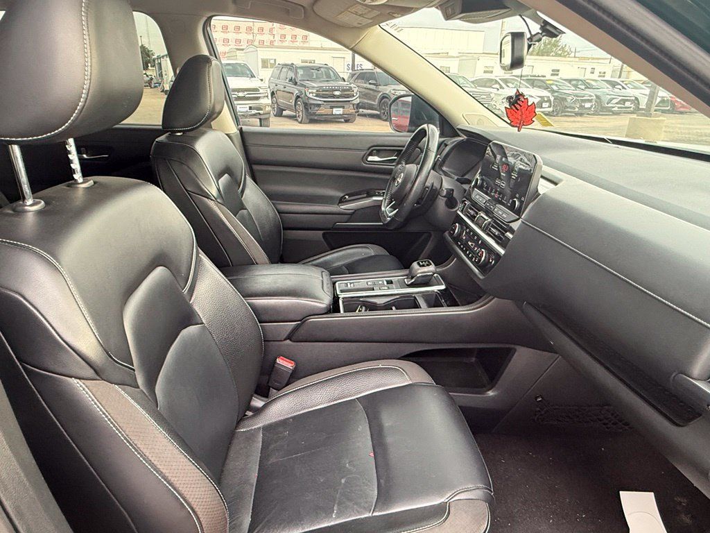 Used 2022 Nissan Pathfinder SL w/ SL Premium Package FWD image 7