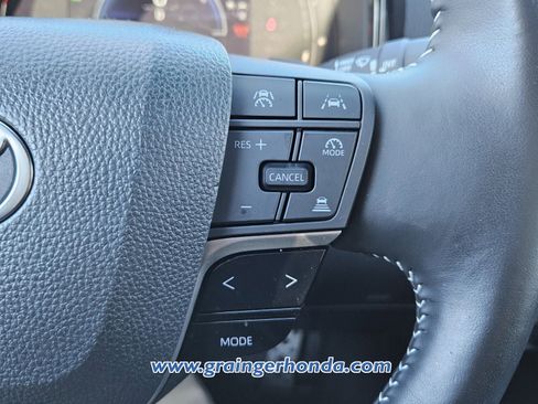 Used 2025 Toyota Camry SE image 20