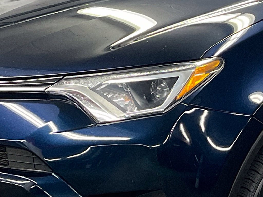 Used 2017 Toyota RAV4 XLE AWD/4WD image 40