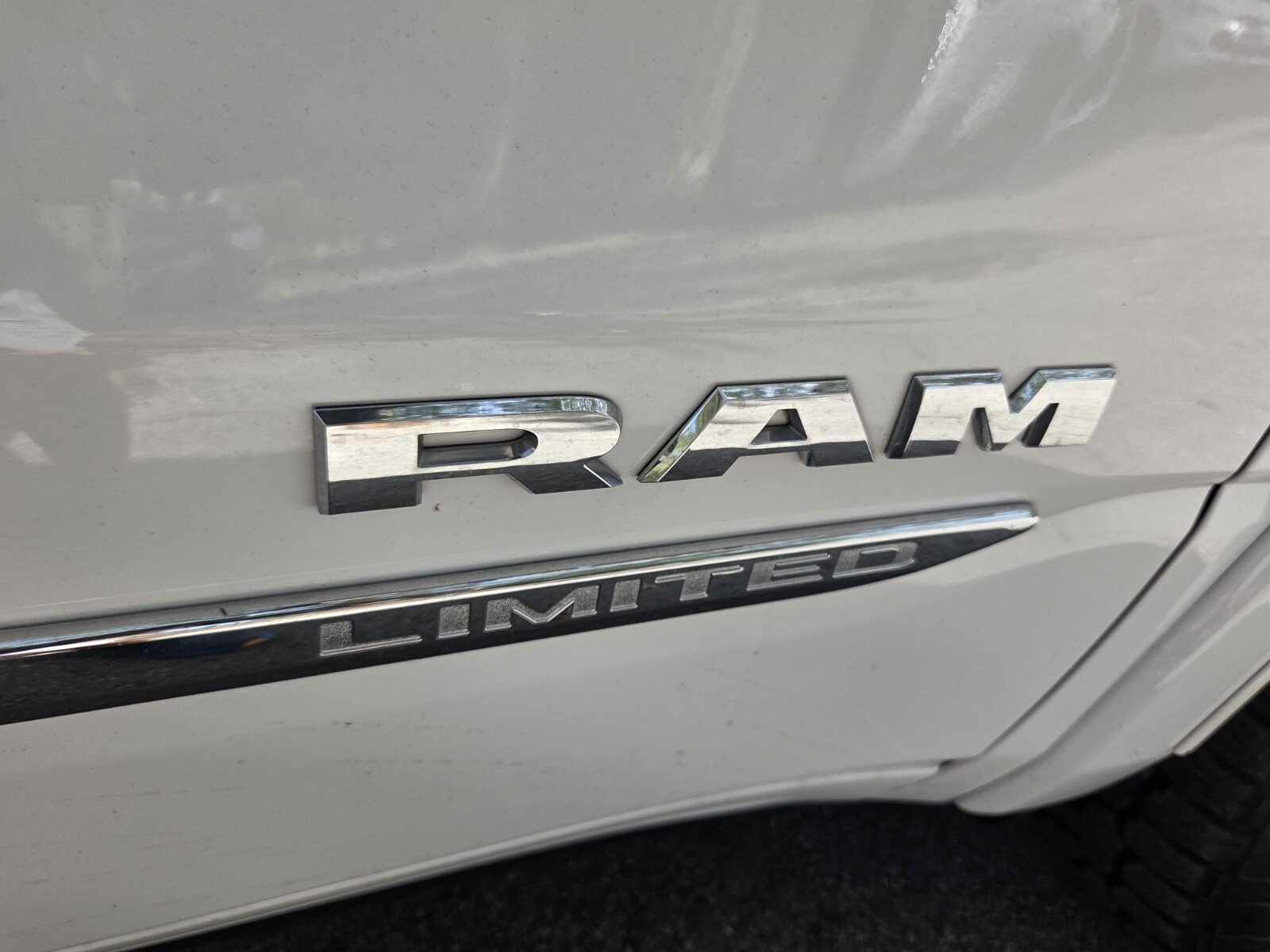 Used 2023 RAM 1500 Limited AWD/4WD image 4