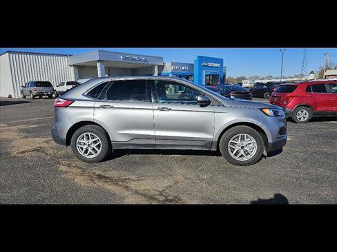 Used 2023 Ford Edge SEL image 2
