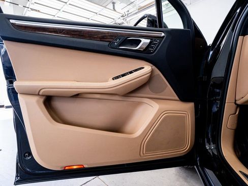 Used 2023 Porsche Macan image 27