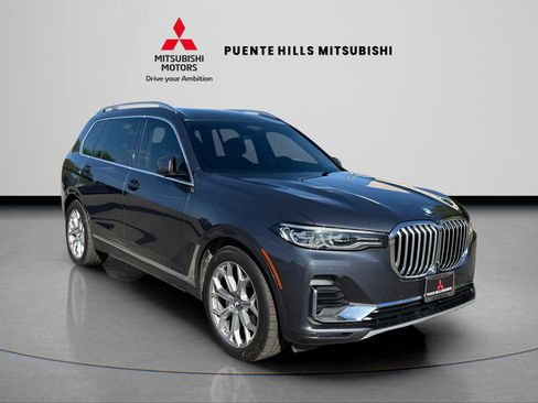 Used 2022 BMW X7 xDrive40i w/ Premium Package AWD/4WD image 3