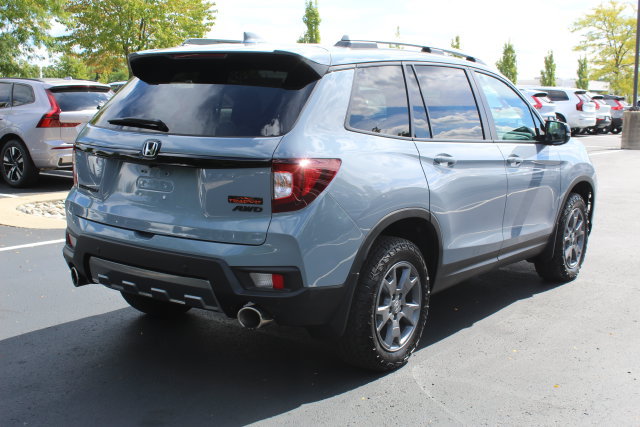 Used 2025 Honda Passport TrailSport image 3