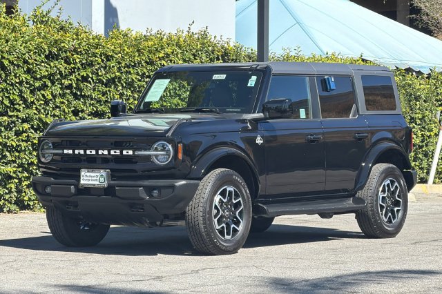 Used 2025 Ford Bronco Outer Banks AWD/4WD image 8