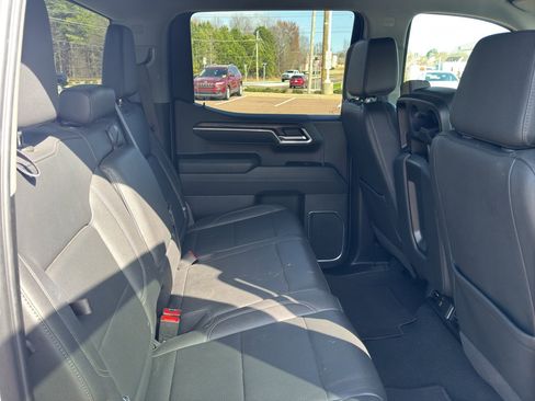 Used 2025 GMC Sierra 1500 SLT image 16