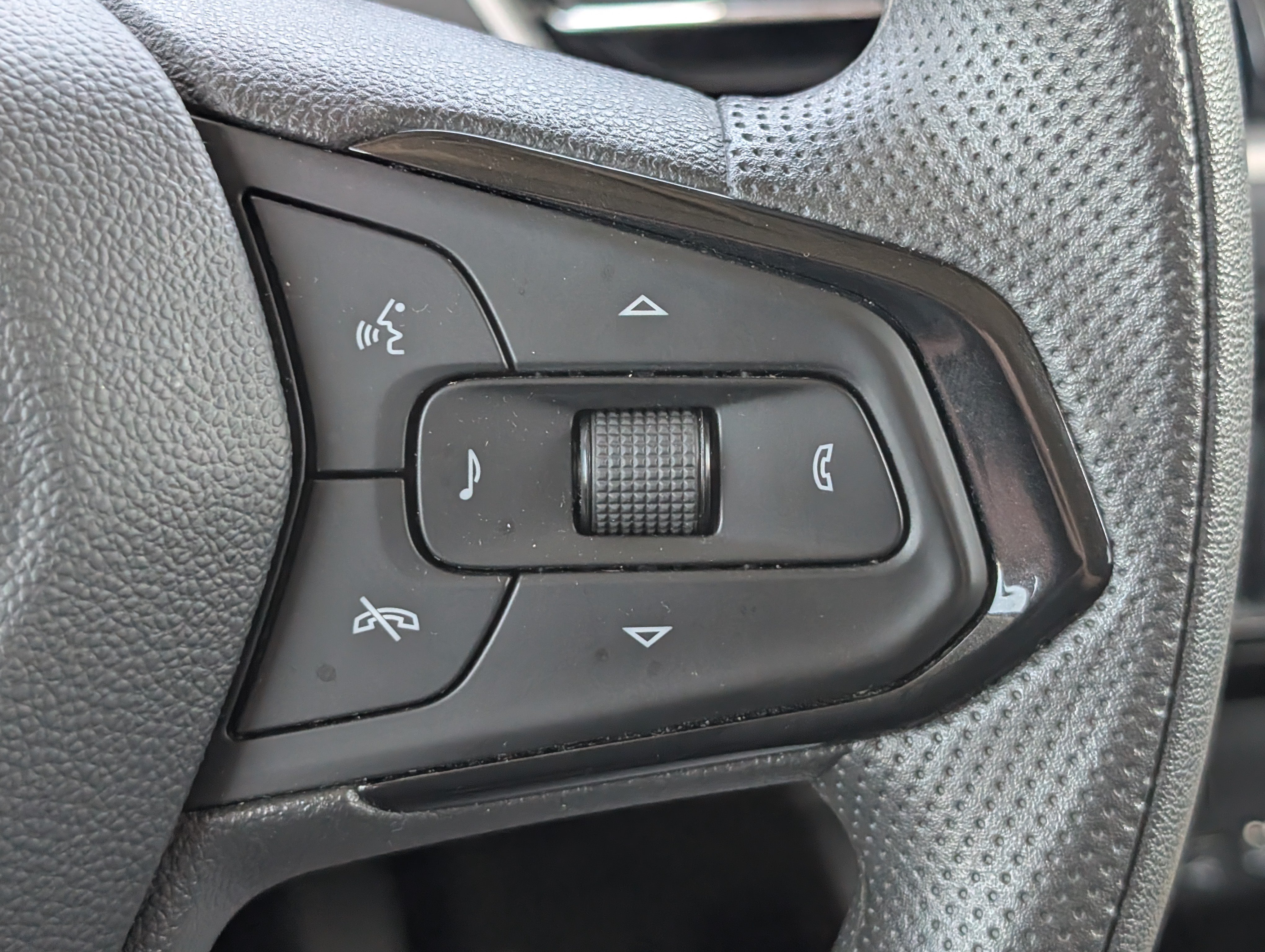 Used 2025 Chevrolet TrailBlazer LT FWD image 23
