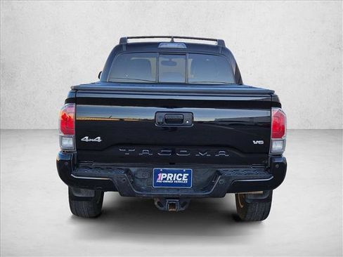 Used 2016 Toyota Tacoma Limited w/ Towing Package image 5