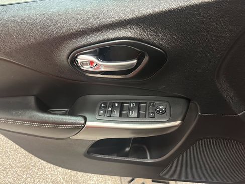 Certified 2021 Jeep Cherokee Latitude Lux 80th Anniv w/ Quick Order Package 26U 80TH image 18