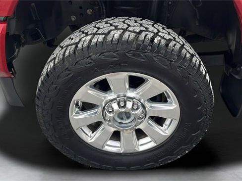 Used 2022 Ford F350 Platinum w/ FX4 Off-Road Package image 38