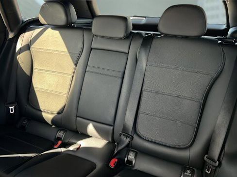 Used 2024 Mercedes-Benz GLC 300 image 23