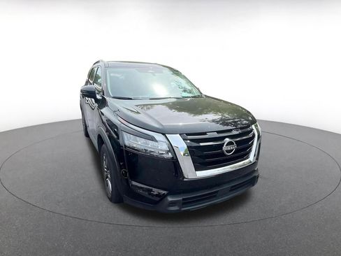 Used 2025 Nissan Pathfinder SV AWD/4WD image 3