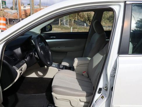 Used 2014 Subaru Outback 2.5i image 9