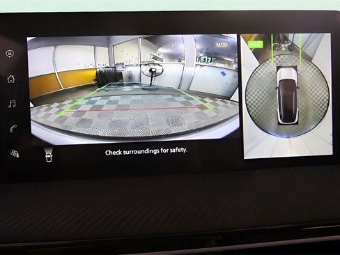 Used 2025 Nissan Kicks SR w/ Illumination Package image 20