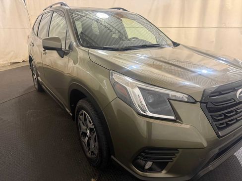 Used 2023 Subaru Forester Premium image 10