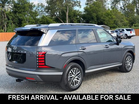 Used 2026 Hyundai Palisade SEL FWD image 4