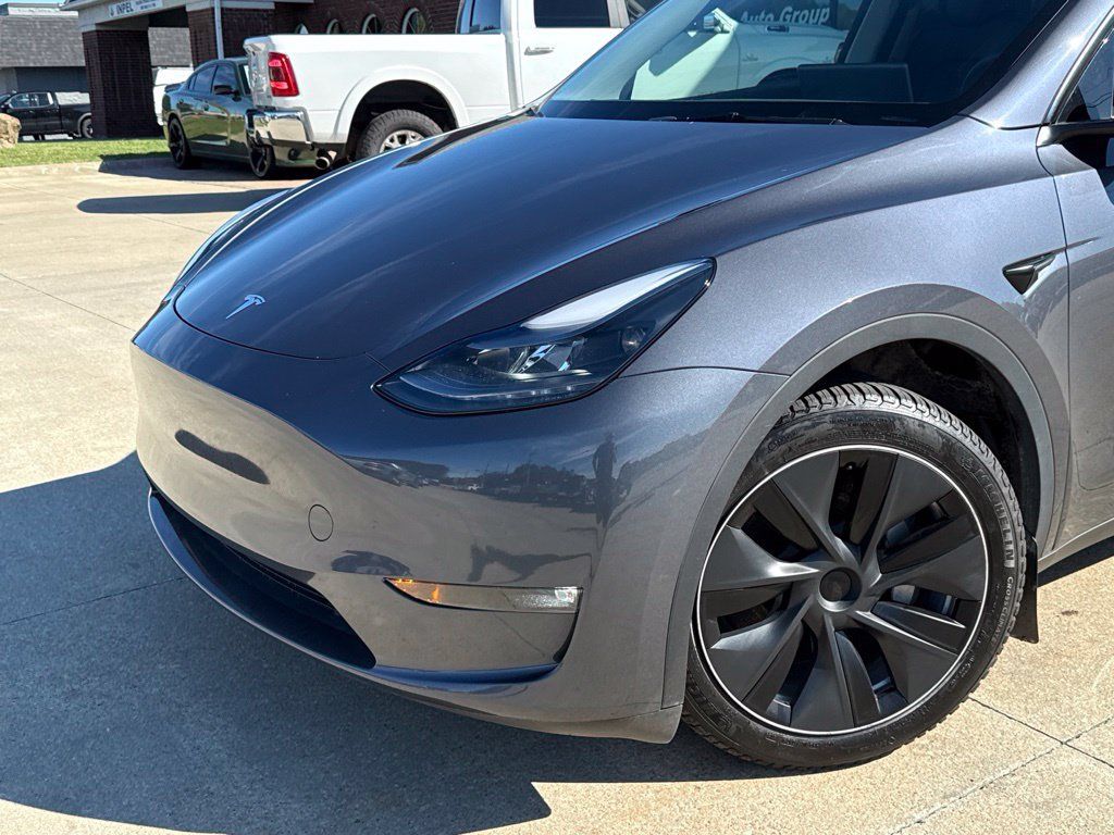 Used 2023 Tesla Model Y Long Range AWD/4WD image 18