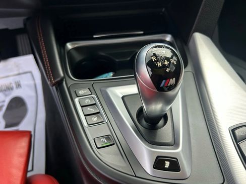 Used 2015 BMW M4 Convertible image 42