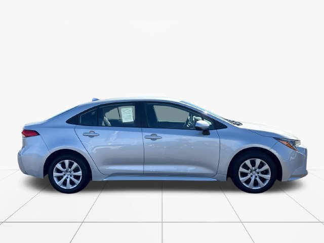 Used 2026 Toyota Corolla LE FWD image 7