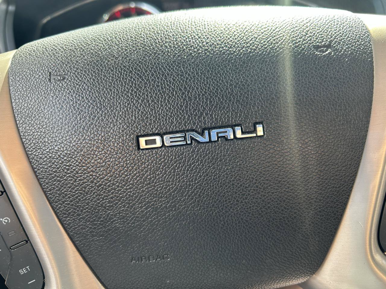 Used 2015 GMC Acadia Denali AWD/4WD image 21