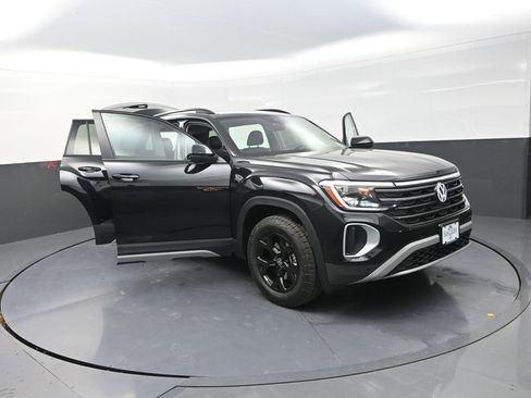 New 2026 Volkswagen Atlas Peak Edition AWD/4WD image 29