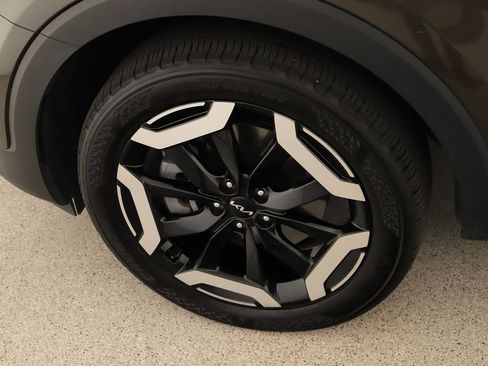 Used 2024 Kia Telluride S FWD image 33