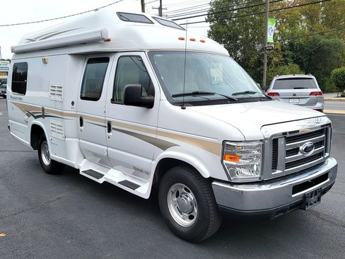Used 2010 Ford E-350 and Econoline 350 Super Duty image 3