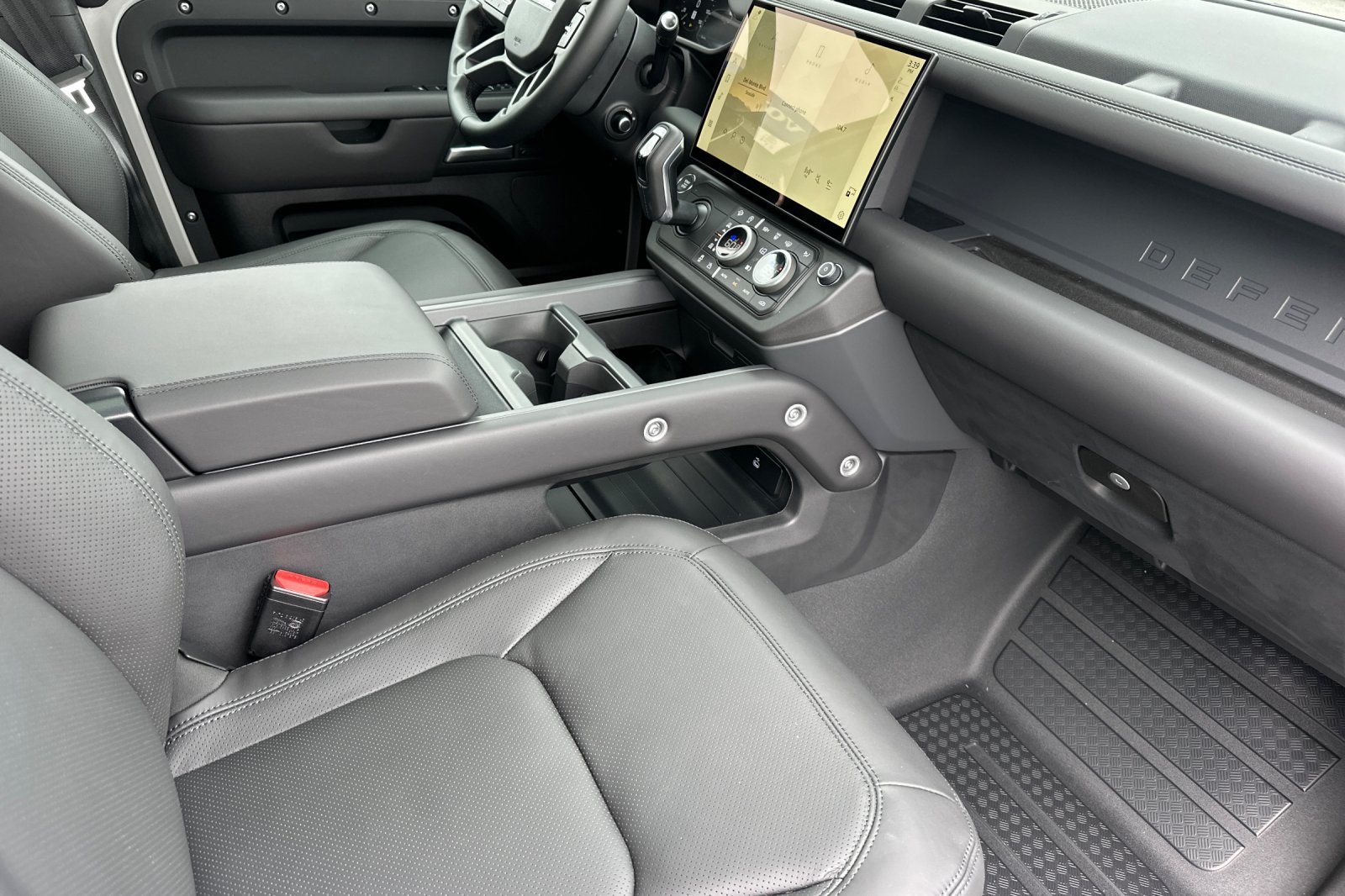 New 2026 Land Rover Defender 110 X-Dynamic SE AWD/4WD image 16