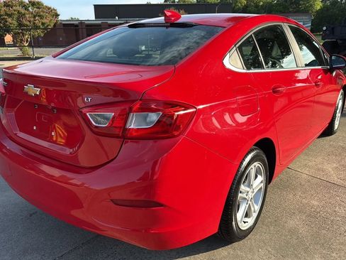 Used 2017 Chevrolet Cruze LT FWD image 5